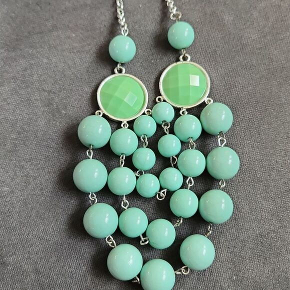 Elegant Silver and Mint Necklace Bib Necklace Bubble Green Silver Tone - Picture 5 of 7